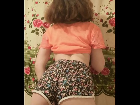 ❤️ Sexy mladá kočka svléká šortky před kamerou. Sex video u cs.kenhdammy.top